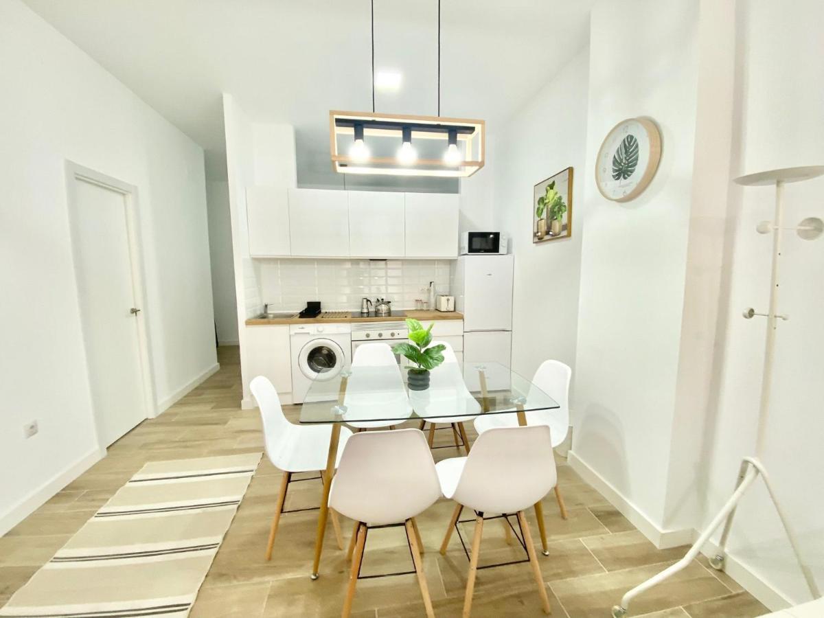 Puente Praga Aparment Apartment มาดริด ภายนอก รูปภาพ