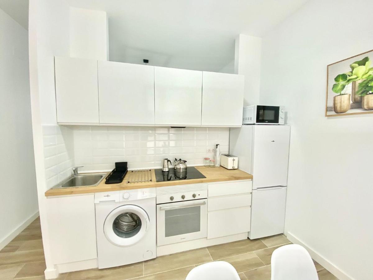 Puente Praga Aparment Apartment มาดริด ภายนอก รูปภาพ