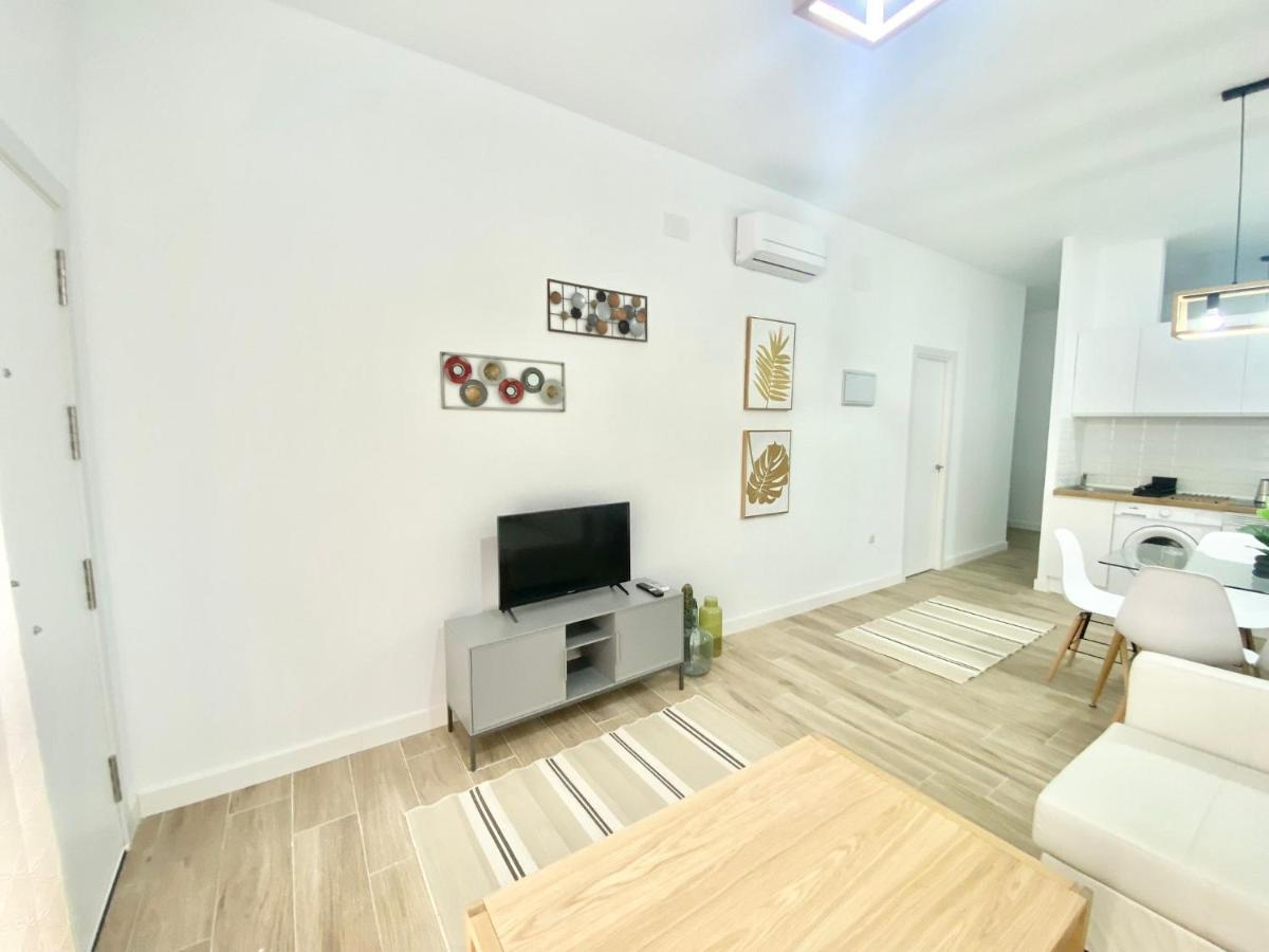 Puente Praga Aparment Apartment มาดริด ภายนอก รูปภาพ